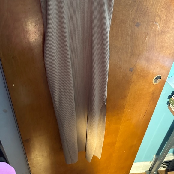 Aritzia Wilfred Bodycon light brown dress - Picture 10 of 12